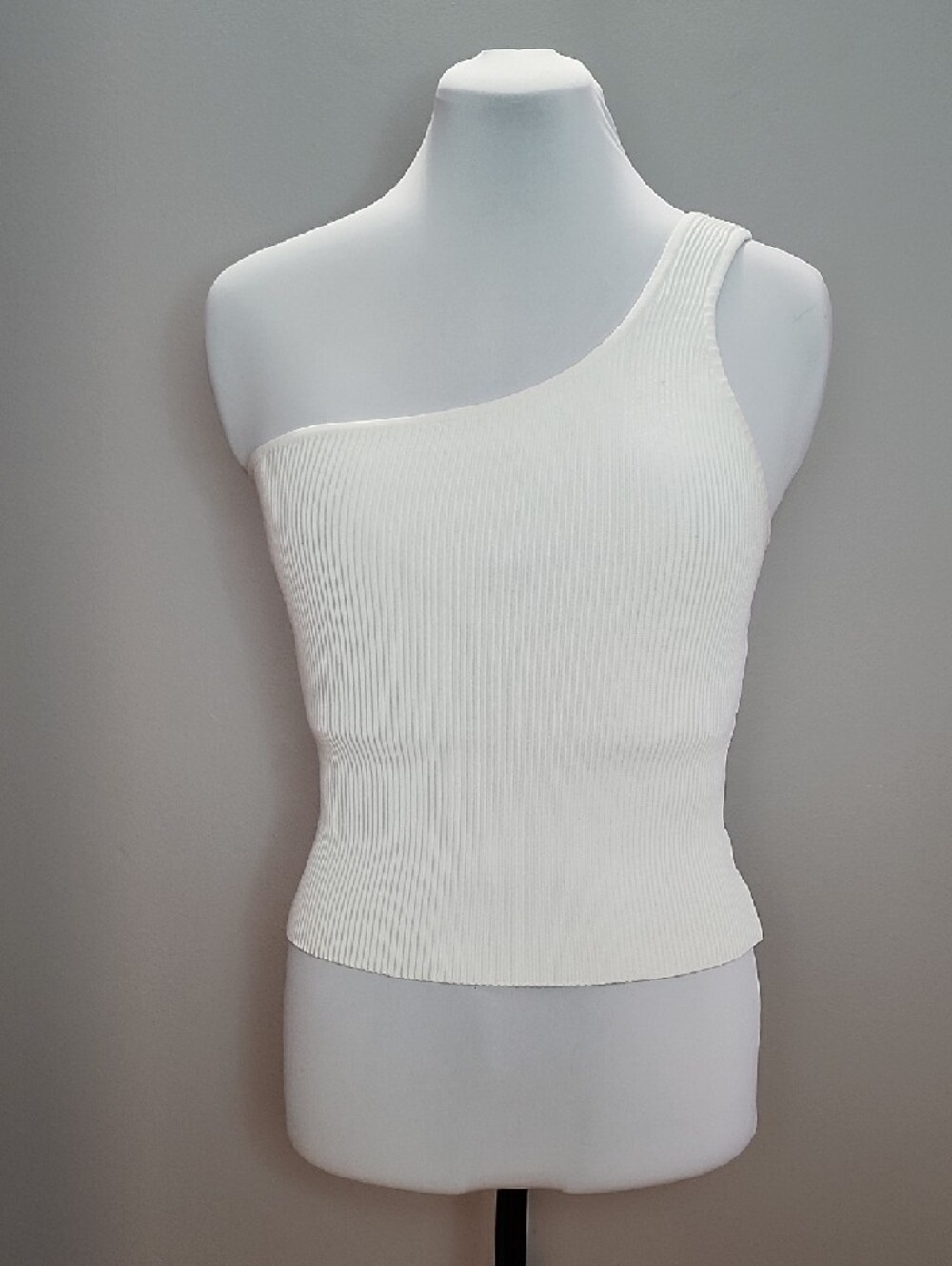 ARITZIA BABATON White Sculpt Knit One-Shoulder Ribbed Crop Top - Picture 3 of 14